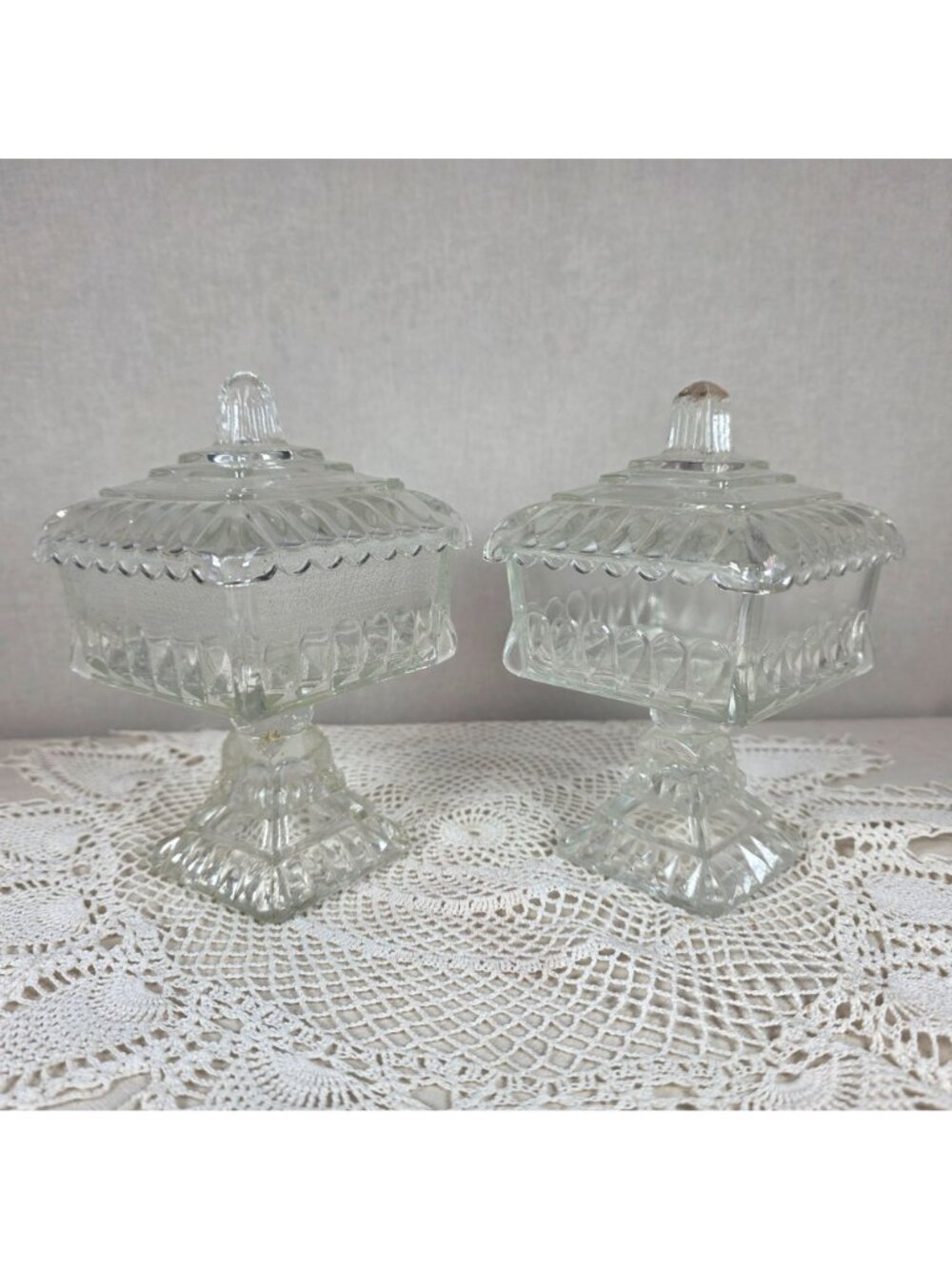 Vintage Clear Glass Pedestal Candy Dish Set of 2 Lidded Compote Pressed Glass Tr - Picture 4 of 11